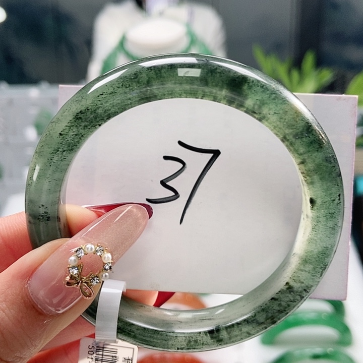 石英质玉手镯未镶嵌天然A货非洲翠手镯