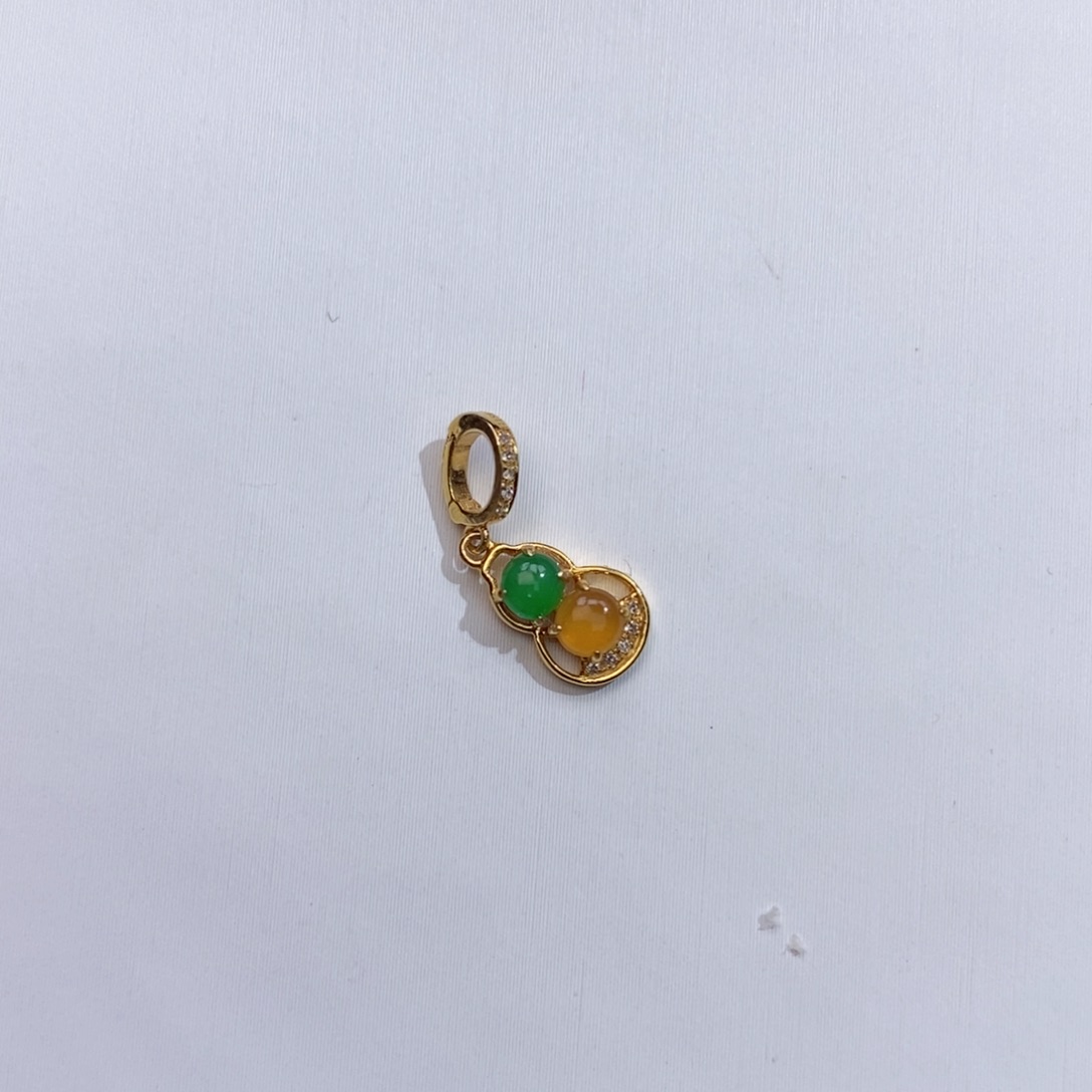 元***浅翡翠18K金镶嵌颈饰翡翠