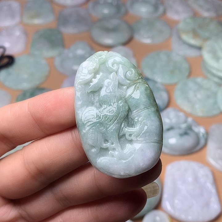 翡翠未镶嵌颈饰鸡