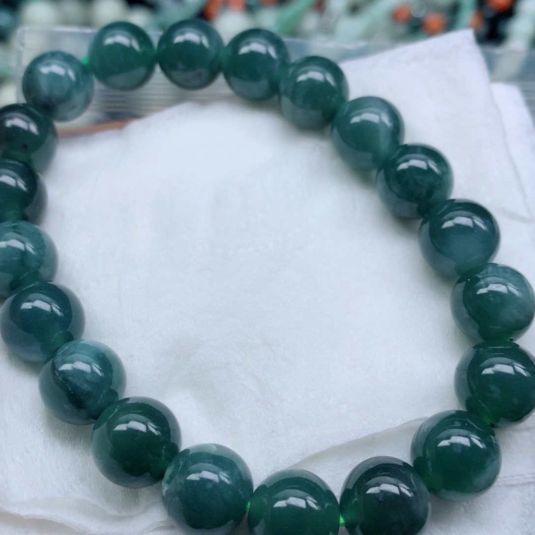 翡翠颈饰未镶嵌手串