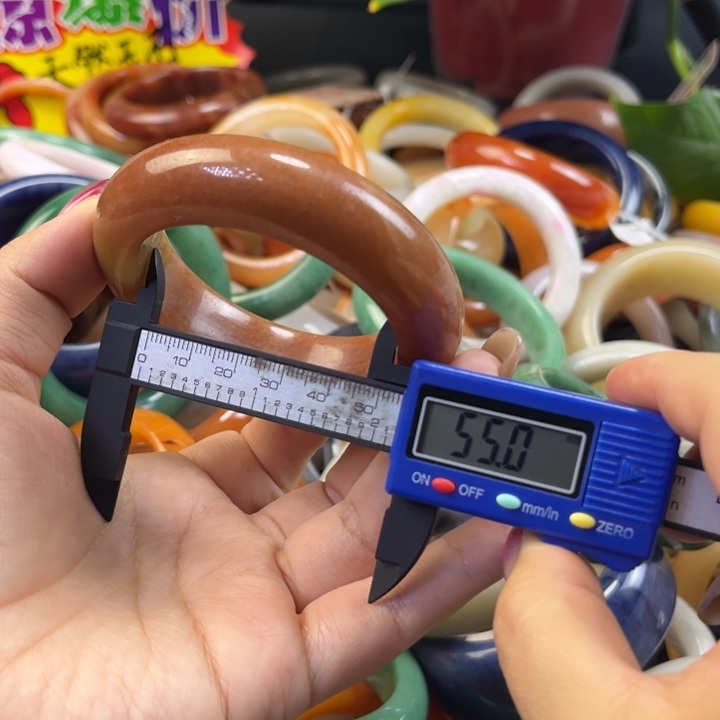 石英质玉未镶嵌手镯
