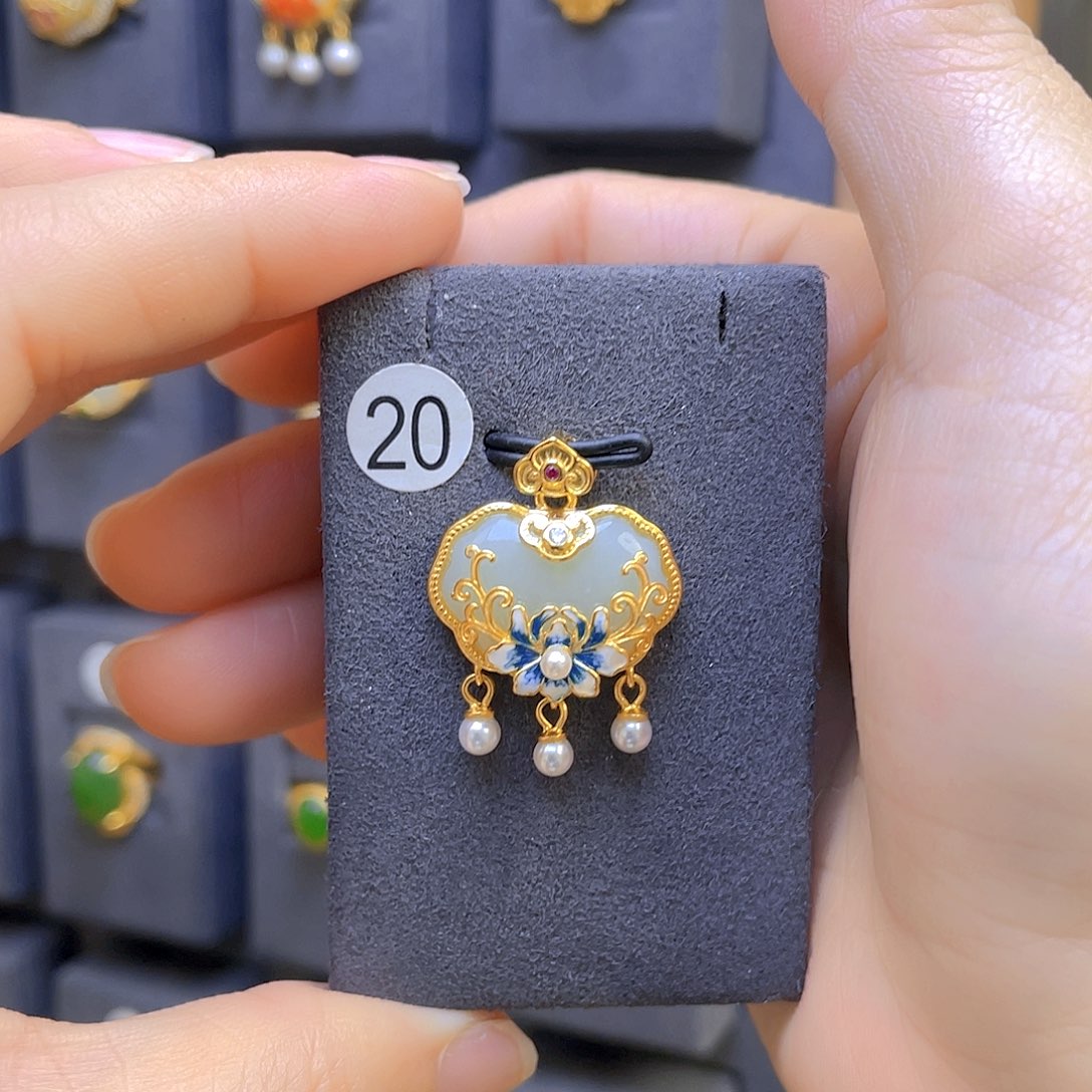 和田玉颈饰银S925镀金镶嵌