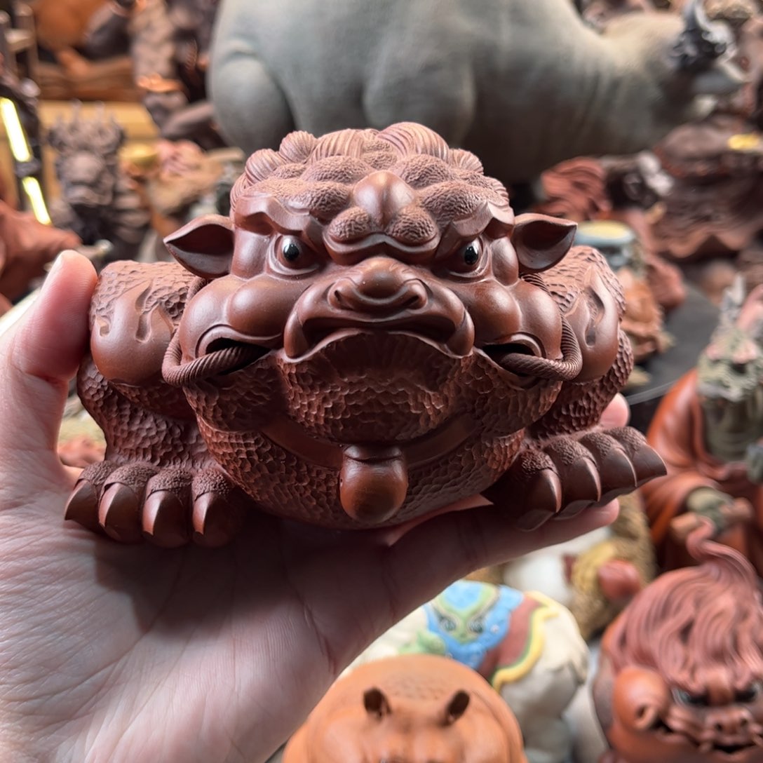 紫砂茶宠朱泥大红袍狮王蟾