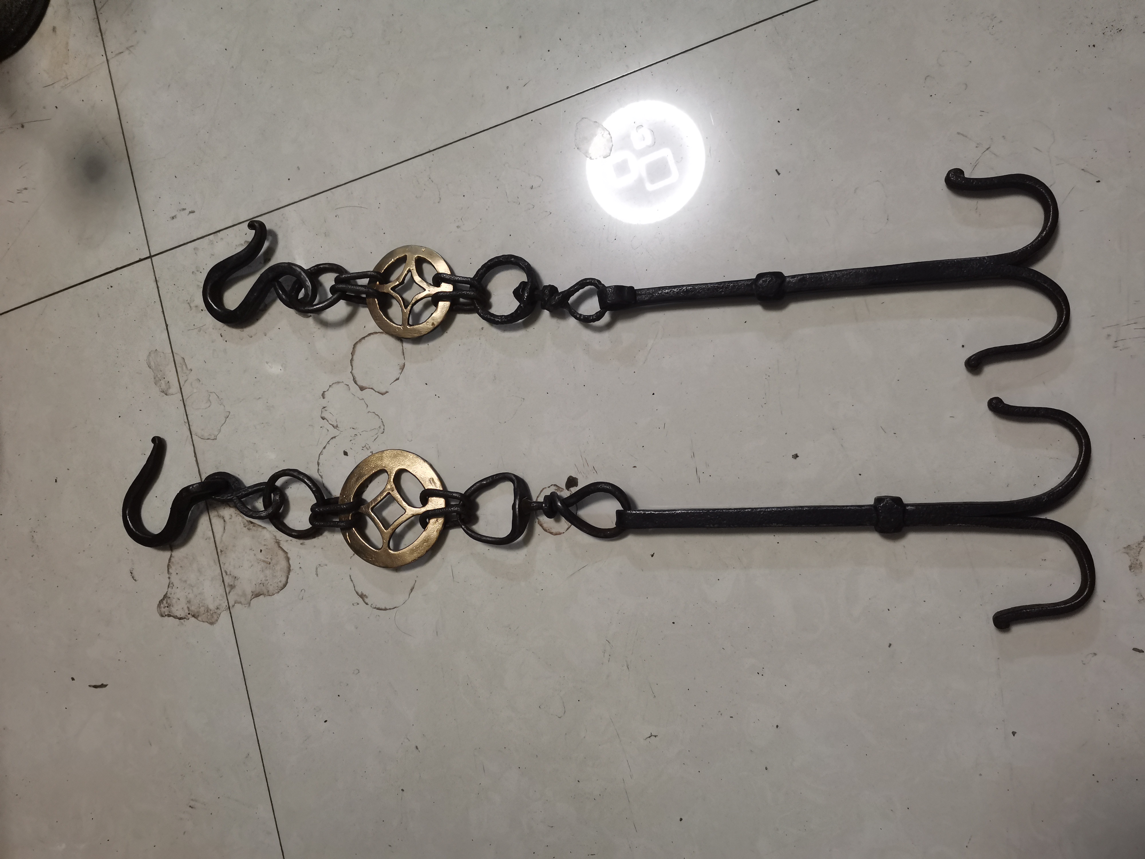 两件铁钩，商品如图