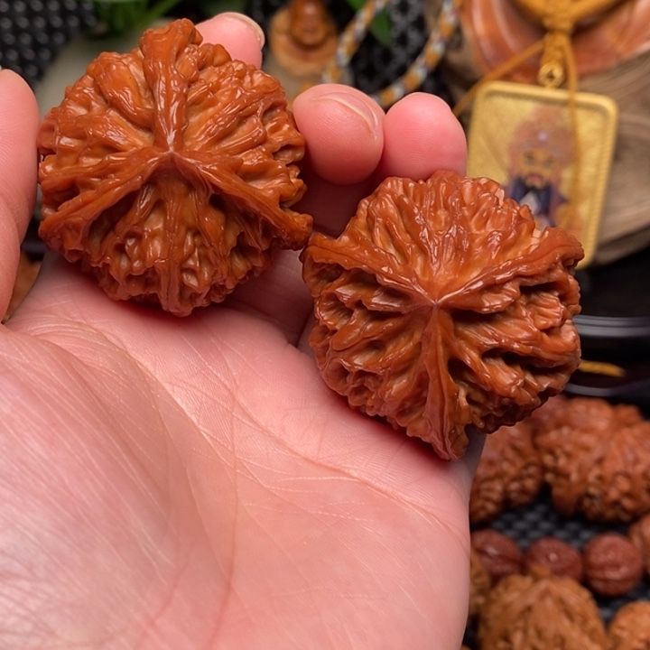 文玩核桃吊坠一**奔苹果奔