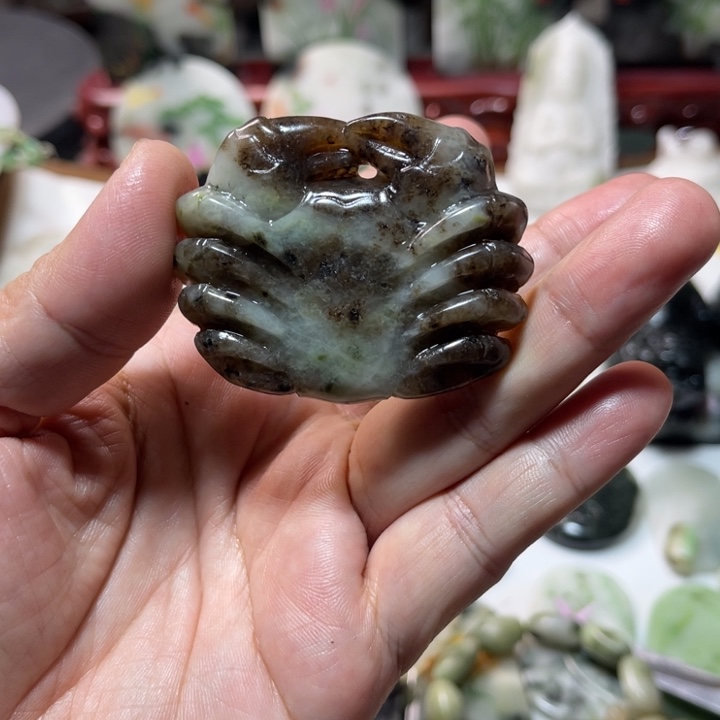 独山玉未镶嵌颈饰