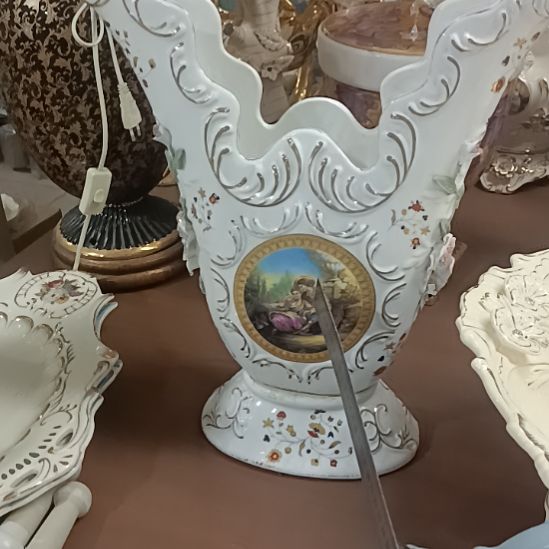 陶土有裂瑕。。。。。。。。。。。。。。。