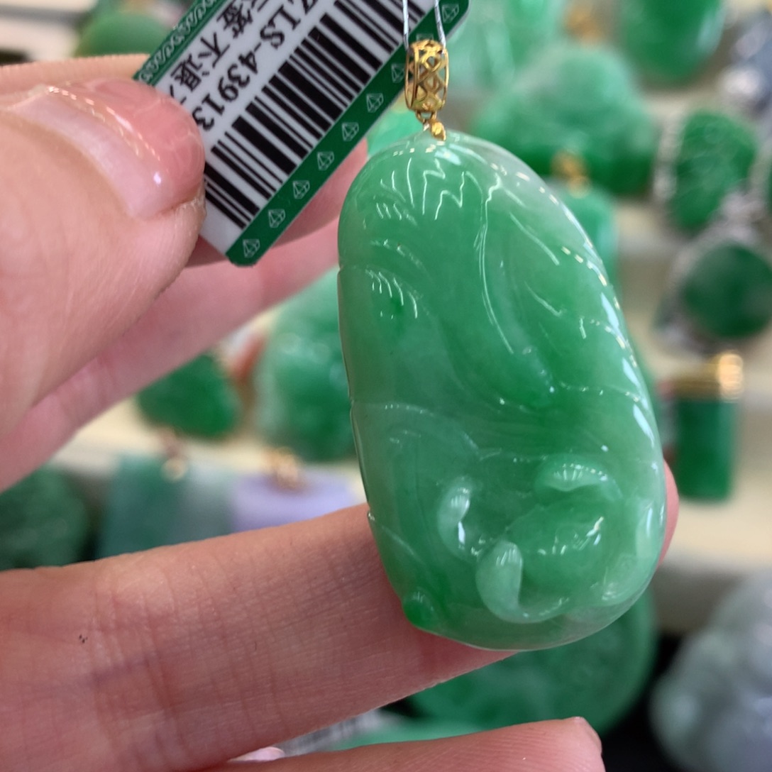 翡翠吊坠(不含链)18K金镶嵌