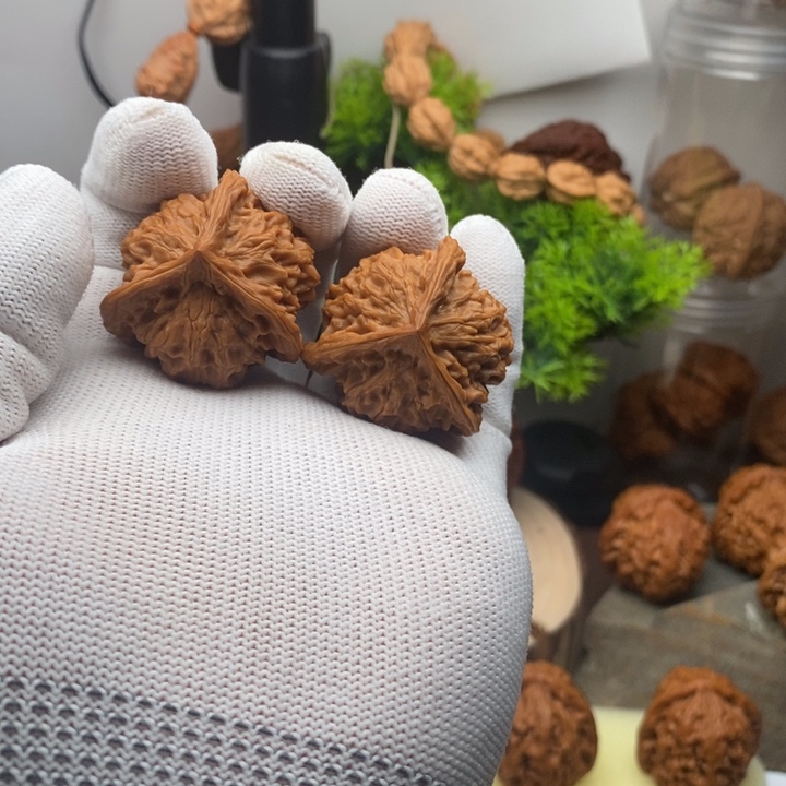 北***：核桃盘山三楞37文玩核桃