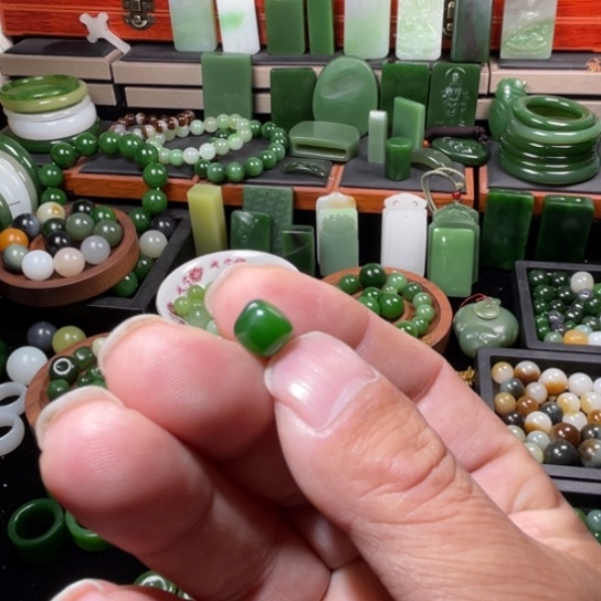 颈饰未镶嵌和田玉沈*老型珠8*9