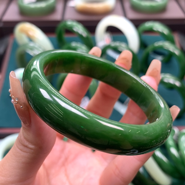 未镶嵌手镯和田玉（碧玉）5657