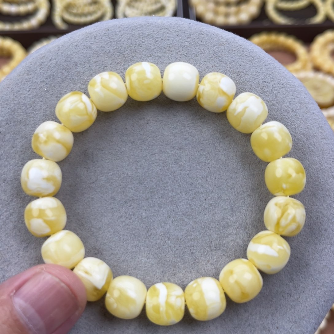 王***跑未镶嵌蜜蜡手串纯天然俄料瓷白花极限弧高桩
