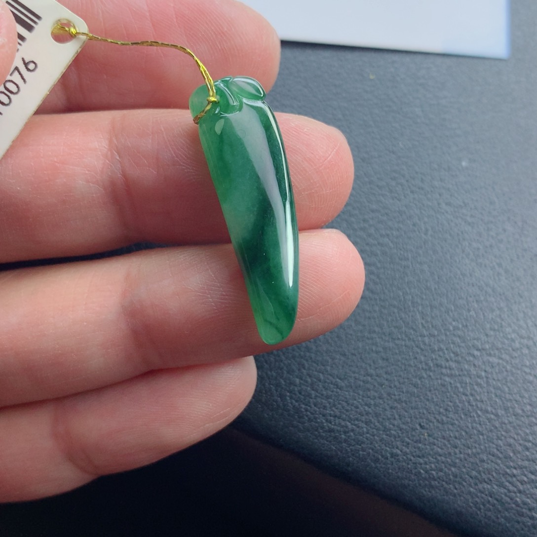 翡翠颈饰未镶嵌福瓜