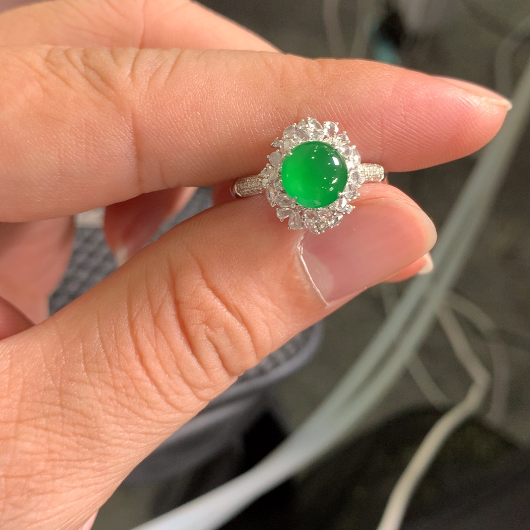 翡翠18K金镶嵌戒指翡翠