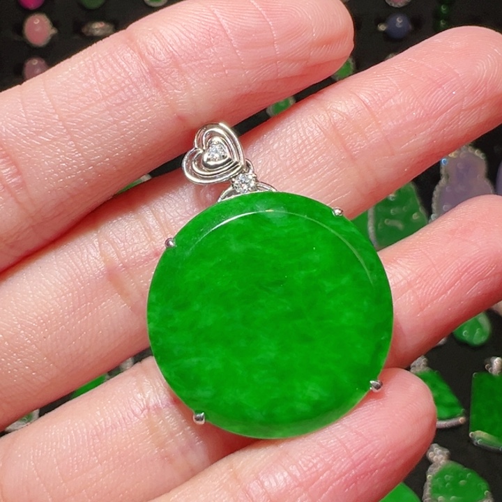 翡翠吊坠(不含链)18K金镶嵌?****兽