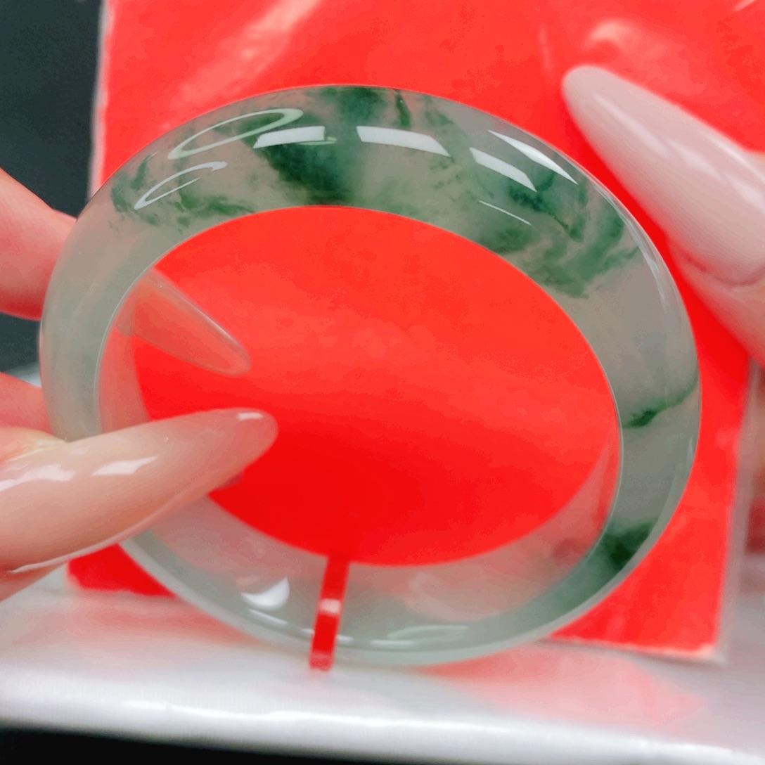 翡翠未镶嵌手镯54贵