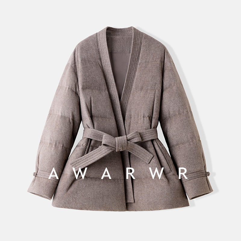 AWARWR「顶奢100%山羊绒」时髦睡袍腰带宽松国标90白鹅绒服AWY99325