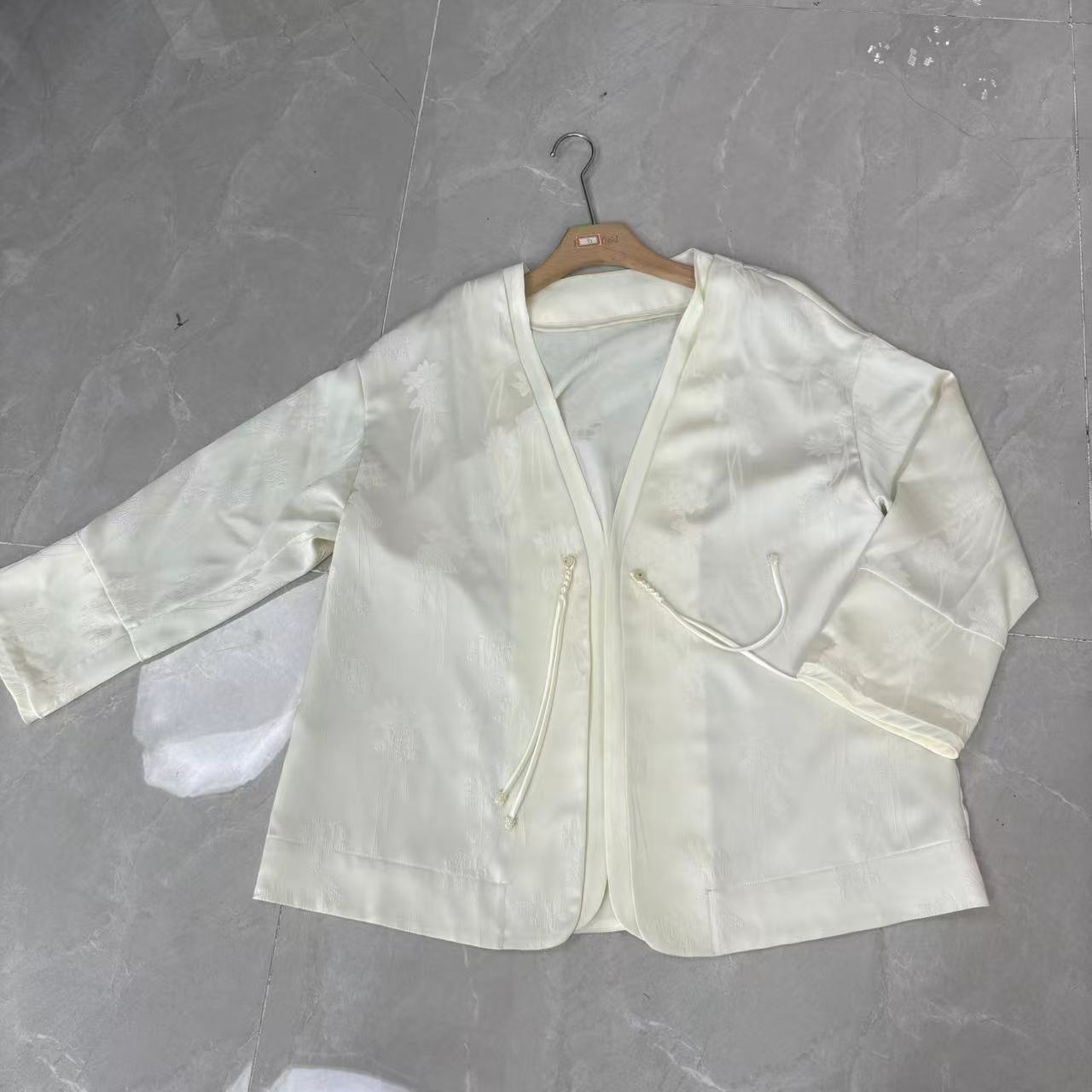 【庄喜儿Original】杏色新中式v领提花外套女装长袖盘扣上衣G324