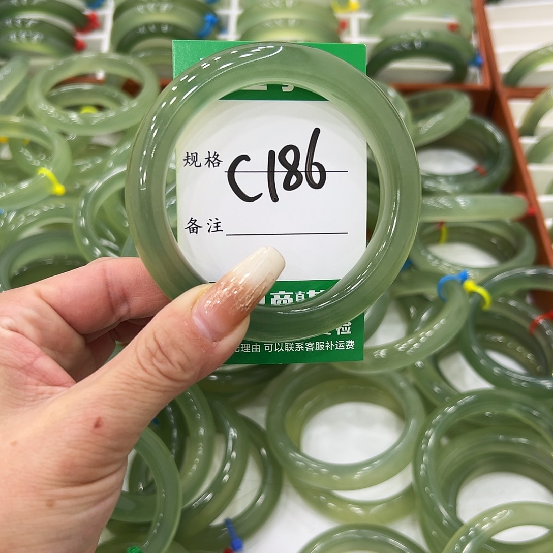 嚯***嚯蛇纹石玉未镶嵌手镯