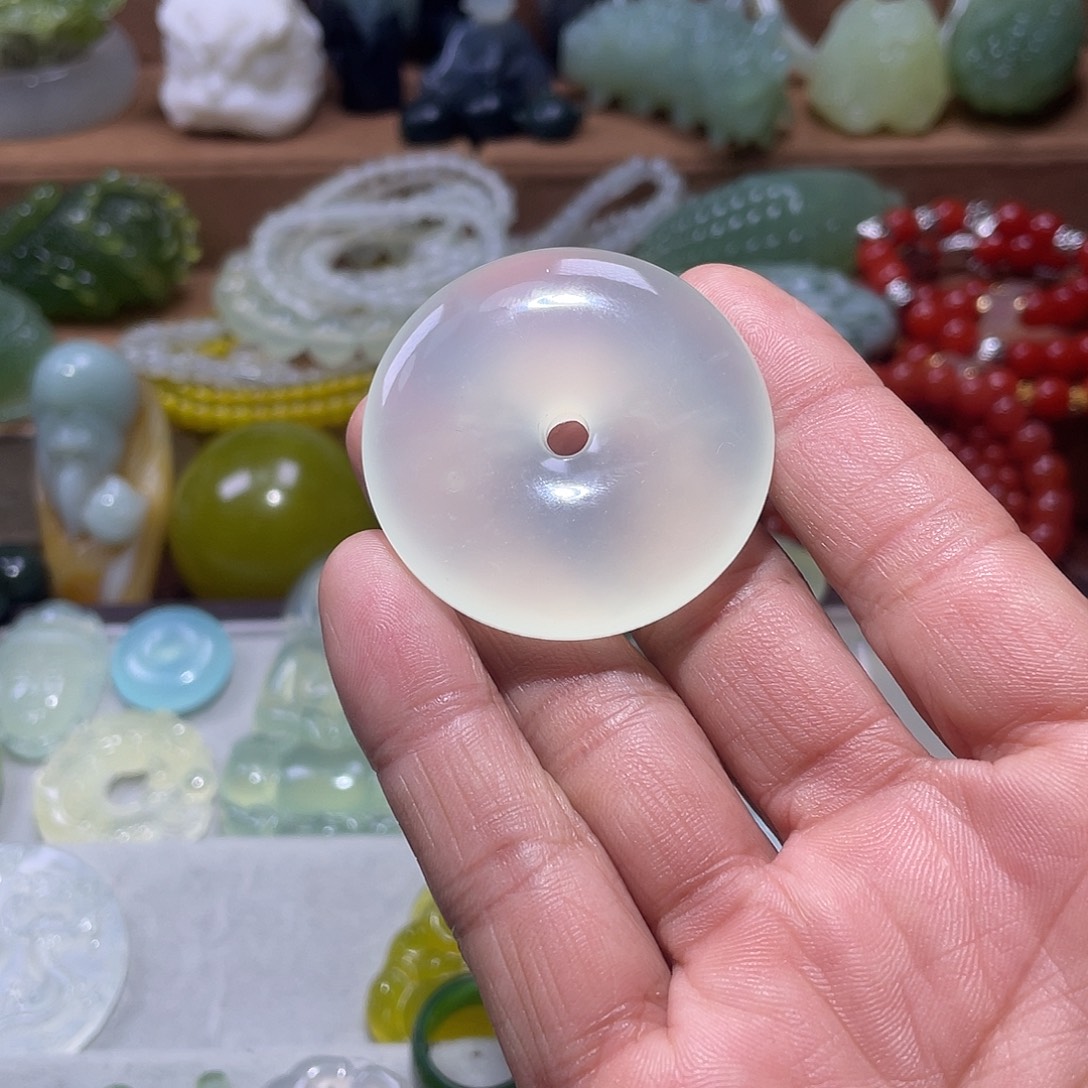 缘***法蛇纹石玉未镶嵌颈饰