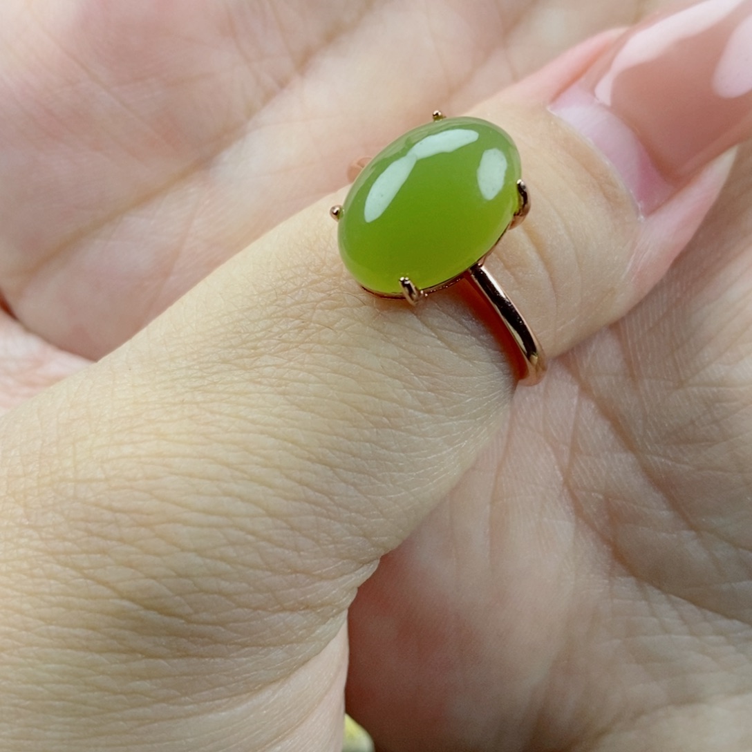 未镶嵌戒指和田玉