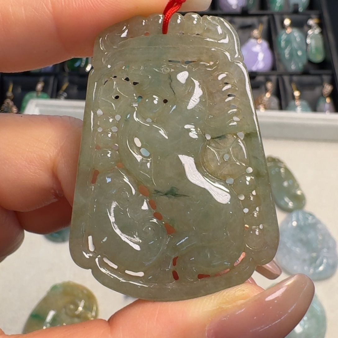 翡翠未镶嵌颈饰马到功成