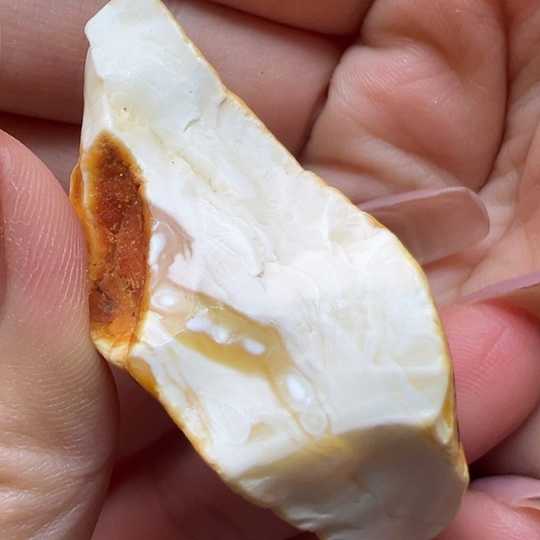 定制琥珀未镶嵌蜜蜡