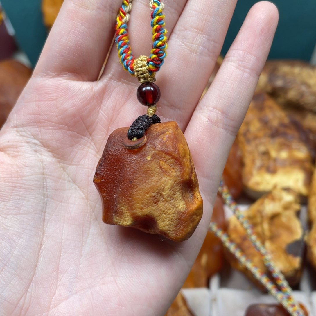 琥珀珠宝奇石未镶嵌