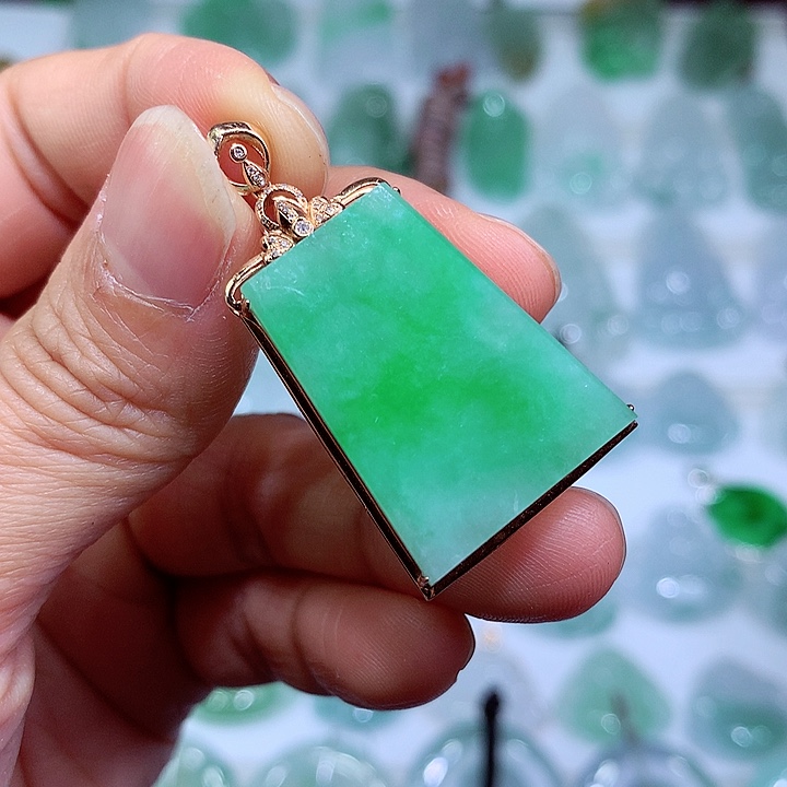 翡翠颈饰18K金镶嵌天然A货