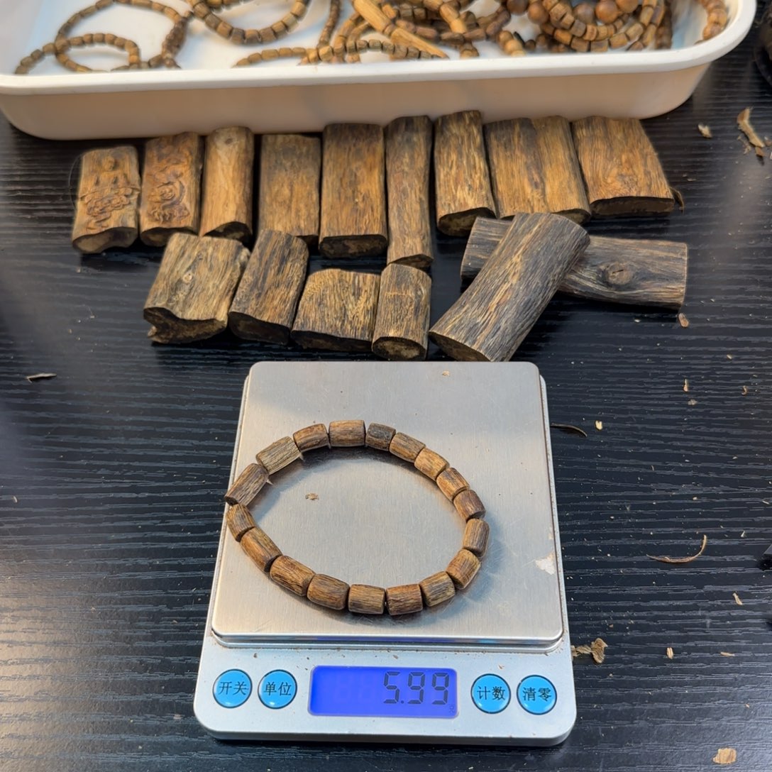 线香奇楠虫漏5.99陆河手串