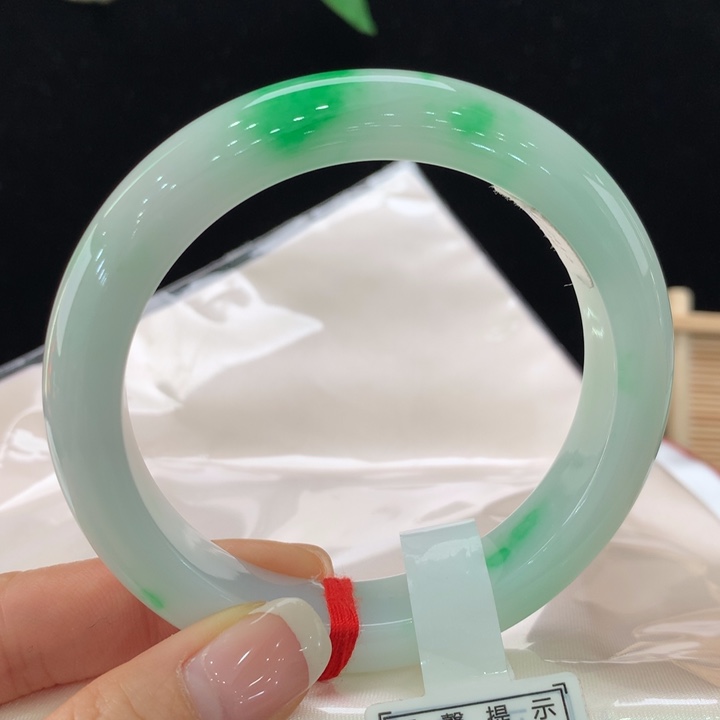 翡翠手镯未镶嵌111-0239
