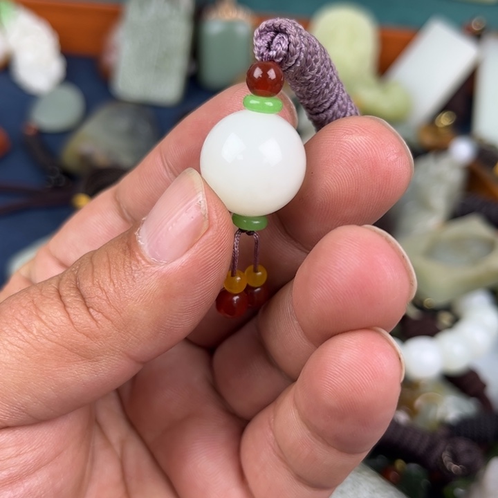 和田玉颈饰未镶嵌