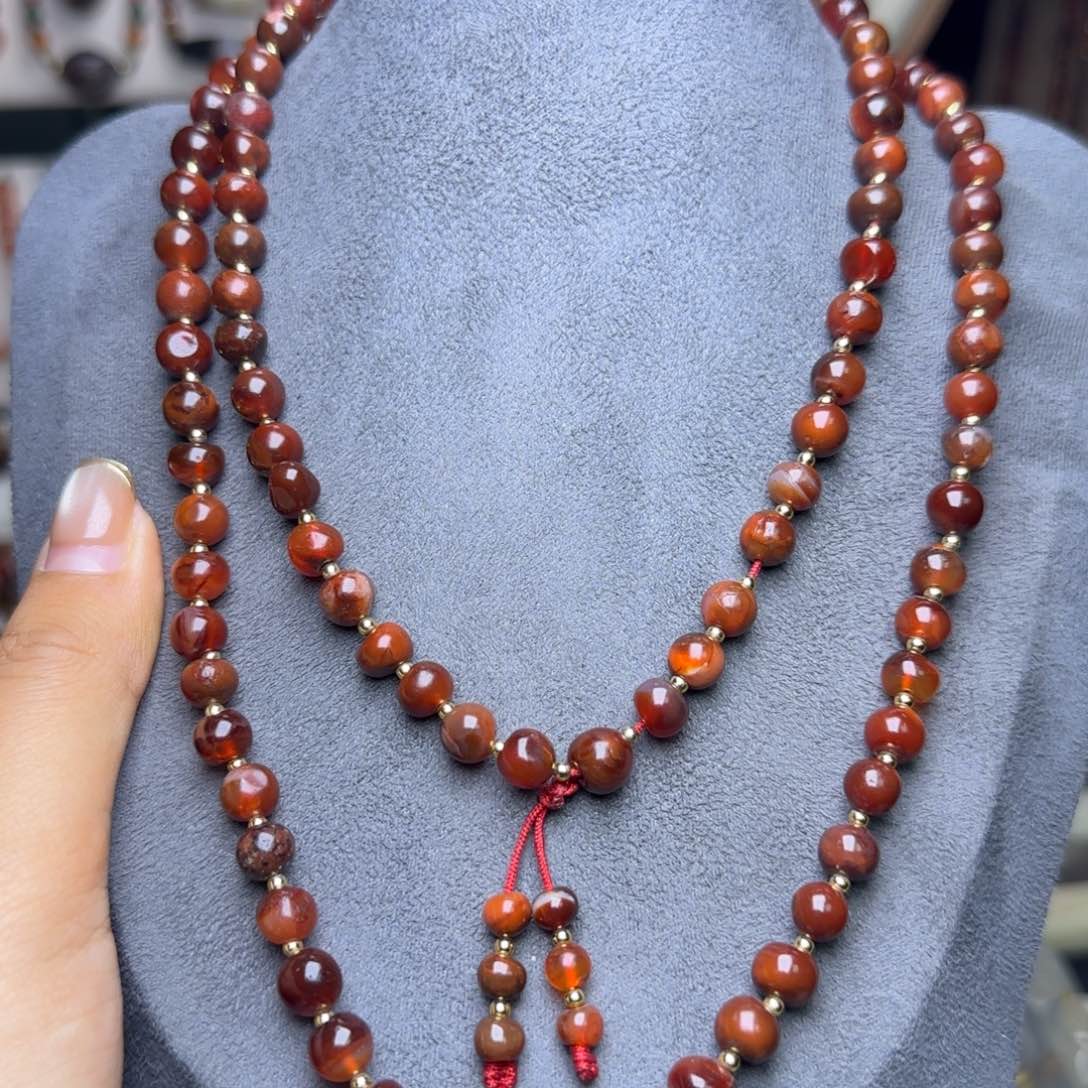 颈饰未镶嵌石英质玉