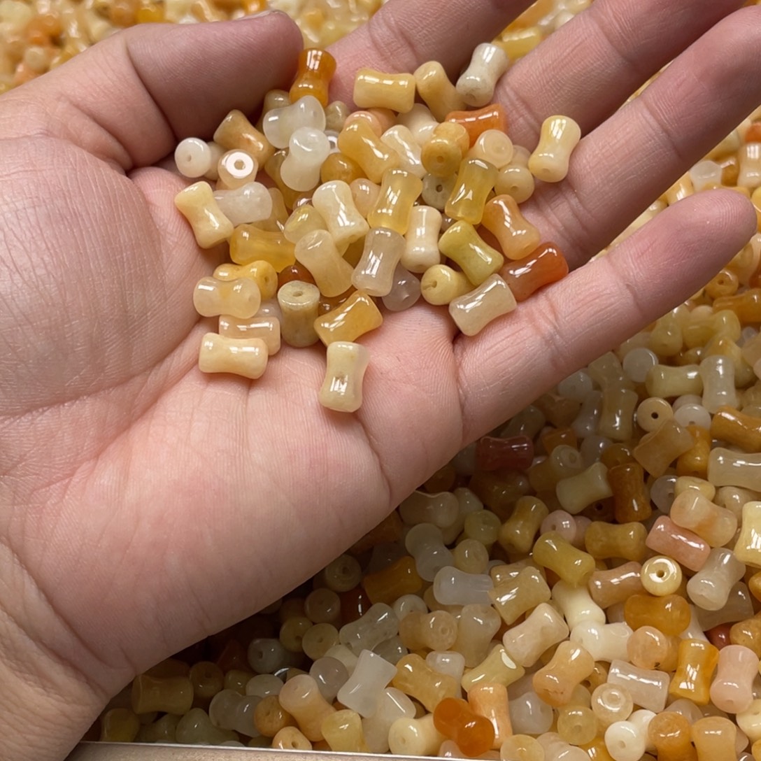 石英质玉（黄龙玉）合金颈饰黄龙玉