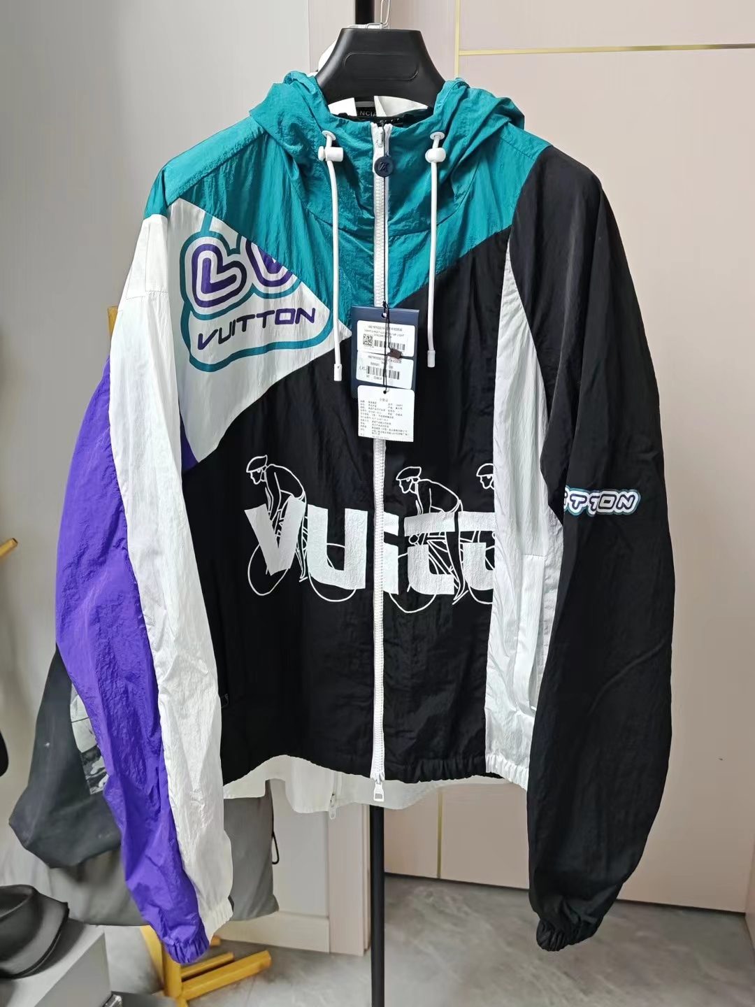 全新未使用 LouisVuitton/路易威登 48码 印花拼色连帽夹克外套