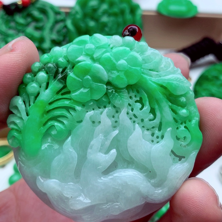 翡翠未镶嵌吊坠(不含链)