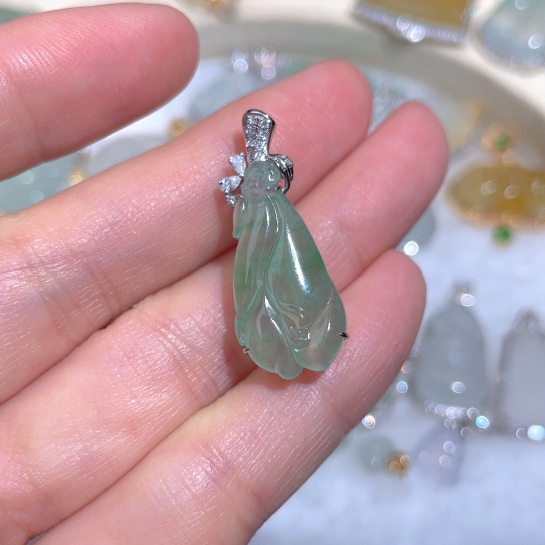 翡翠颈饰18K金镶嵌翡翠