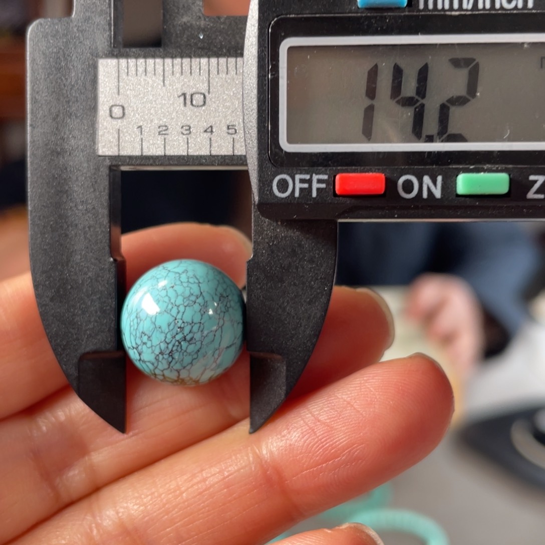 绿松石颈饰未镶嵌