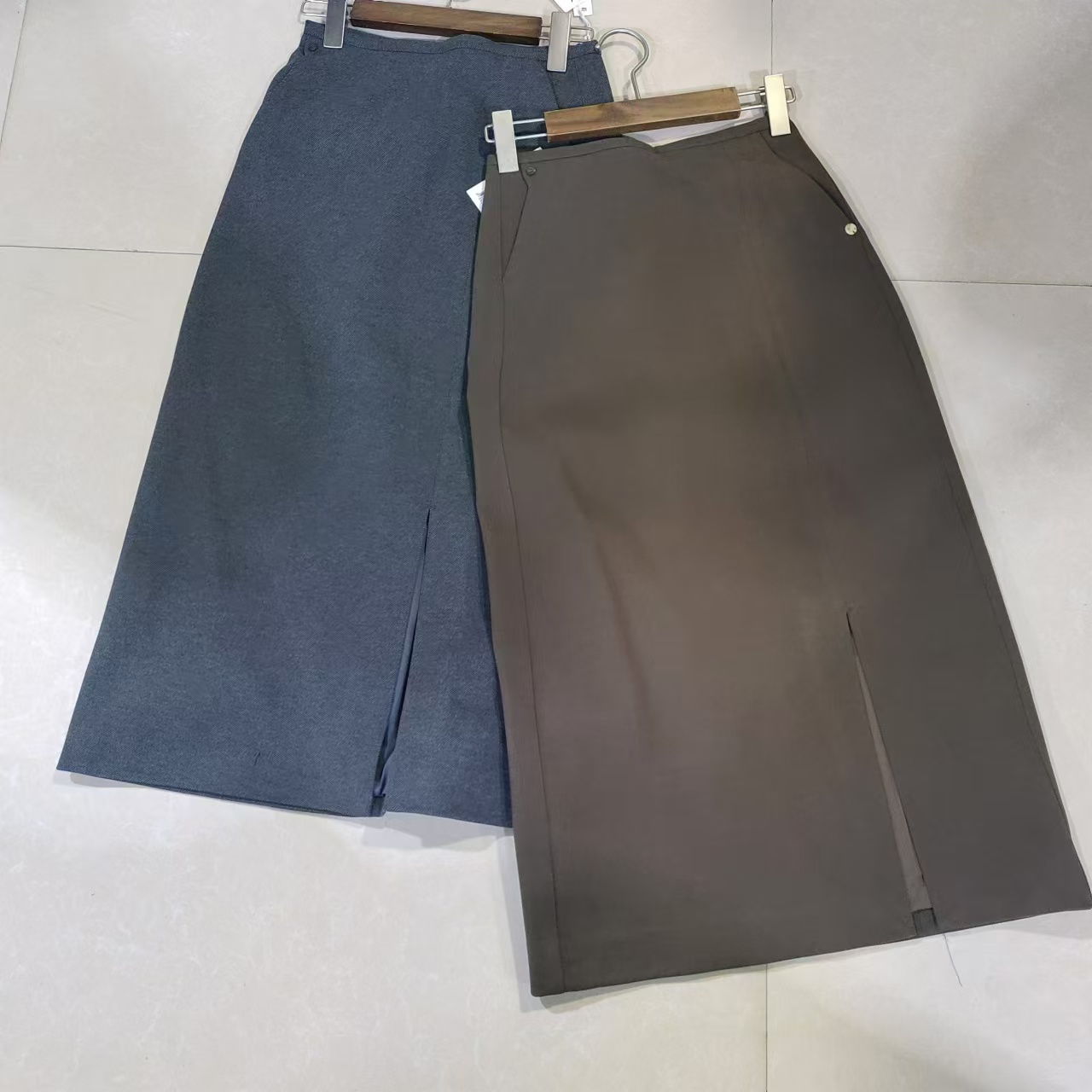 QM-028两色前开叉半身裙