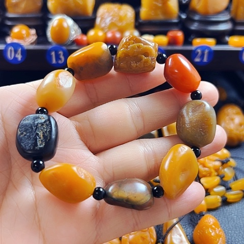 田黄石阿**佛田黄石手串