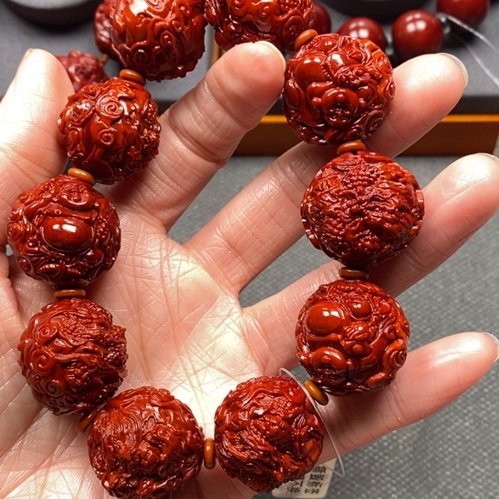 雄***亲橄榄核吊坠九龙题材