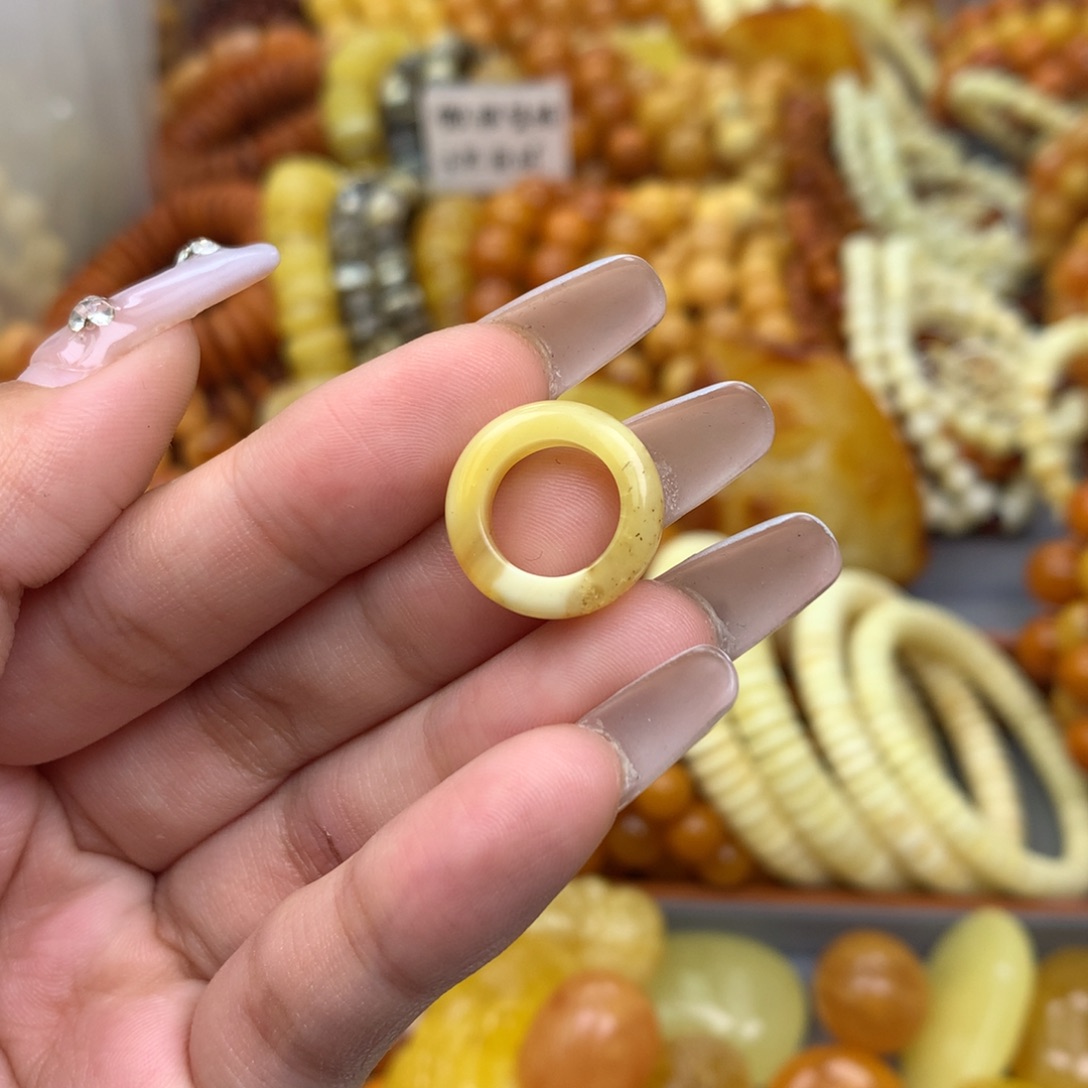 琥珀未镶嵌珠宝奇石