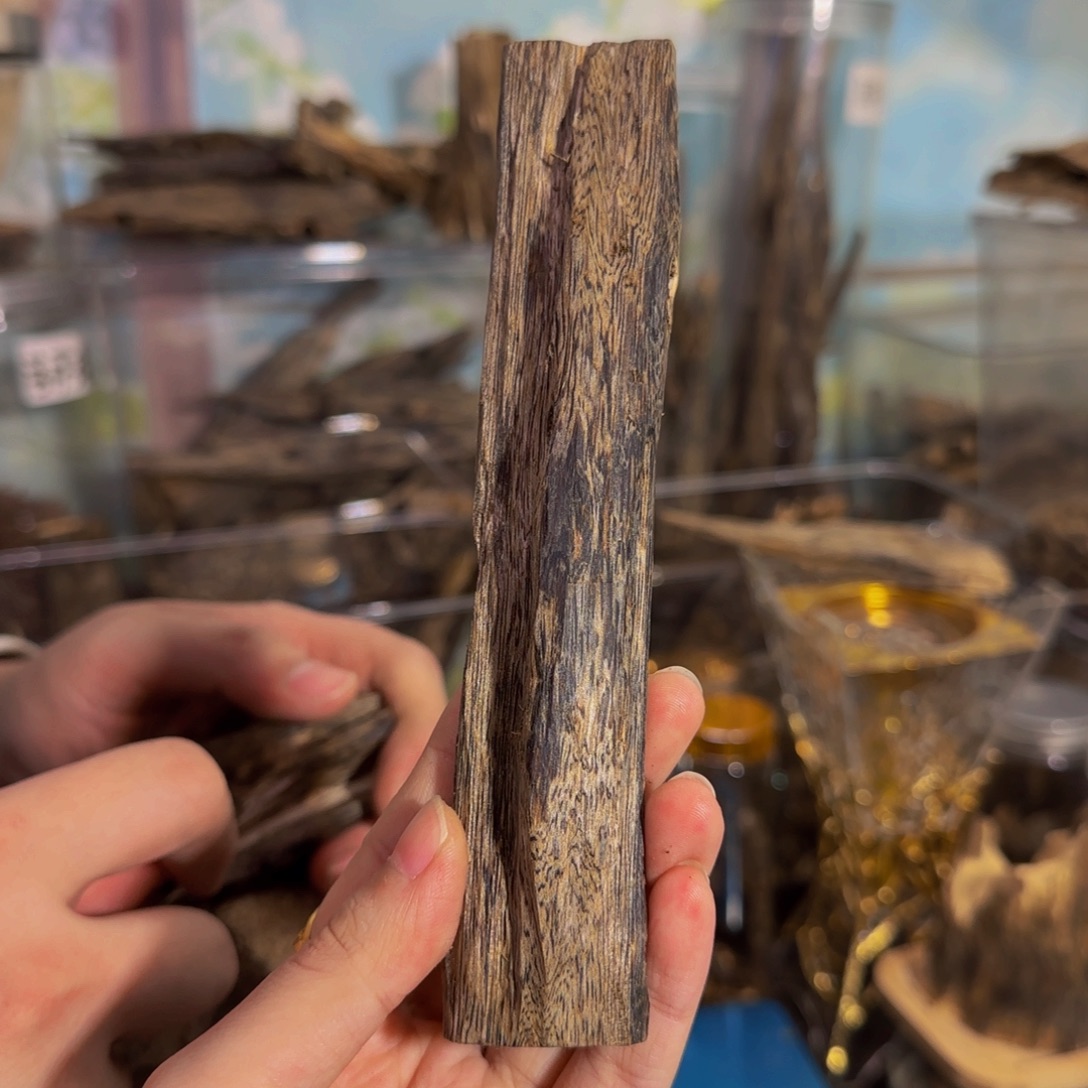 沉香碎屑沉香44克白棋86