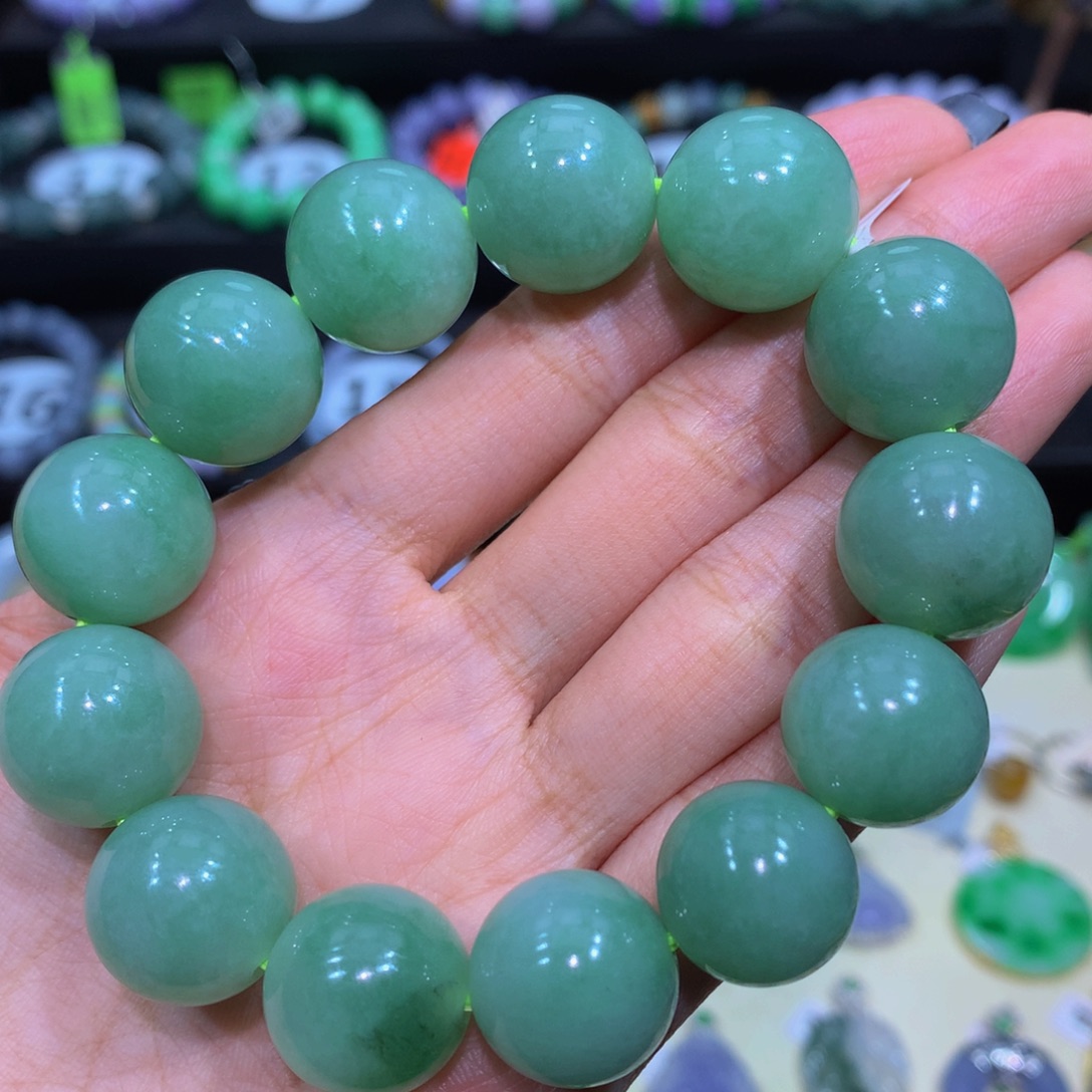 翡翠未镶嵌颈饰翡翠16