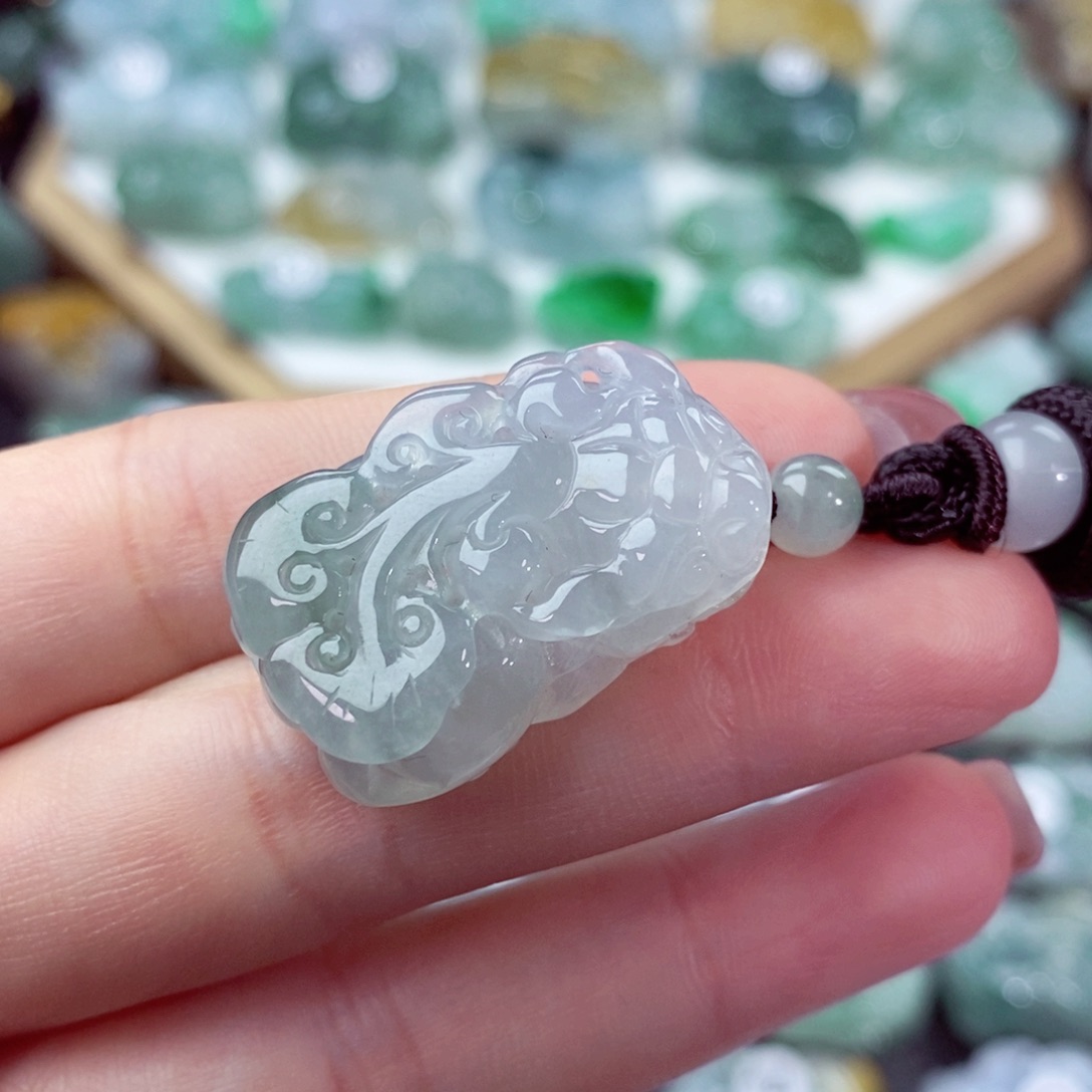 翡翠颈饰未镶嵌天然