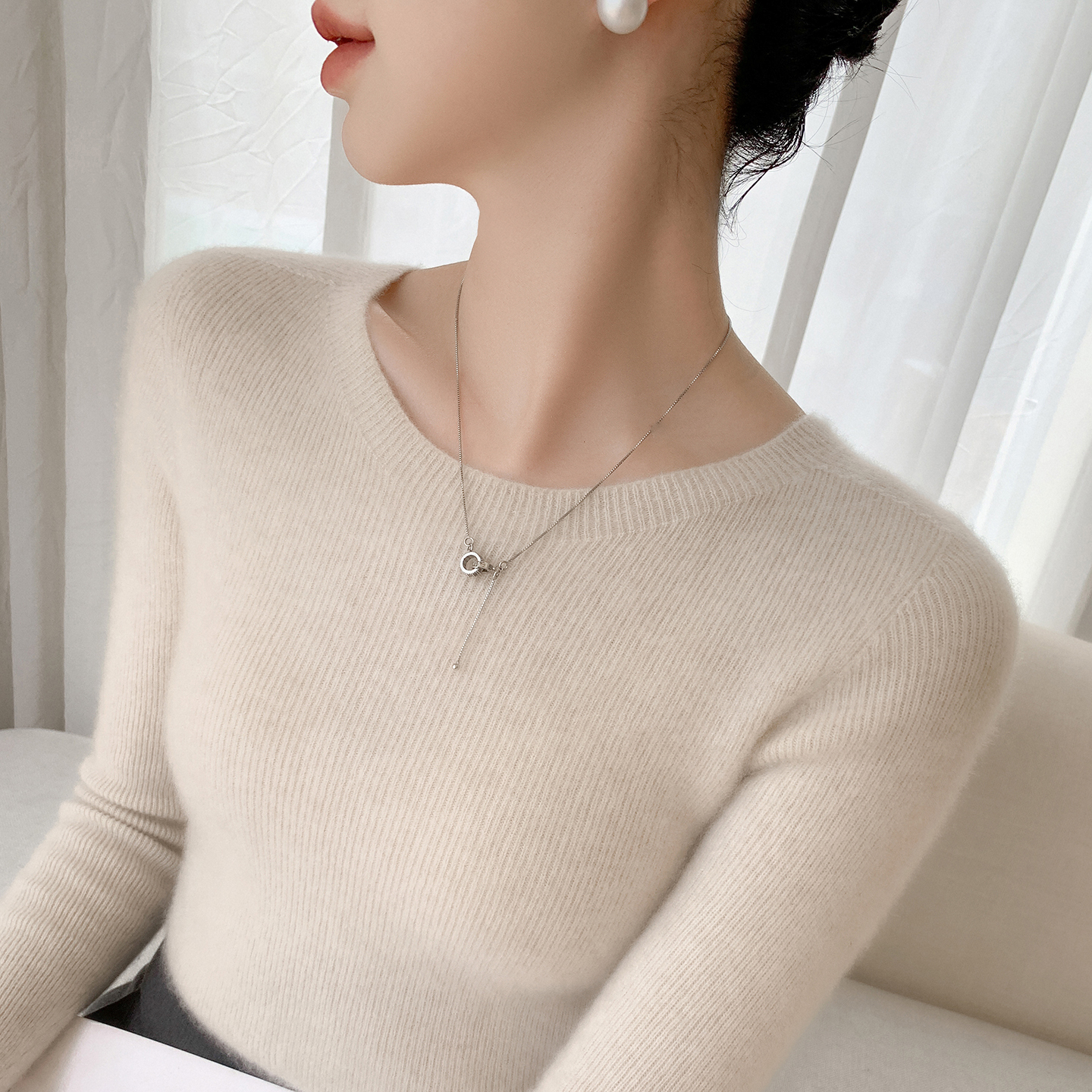 2025新款100%羊绒衫女秋冬季无缝打底衫圆领百搭高级感修身针织衫