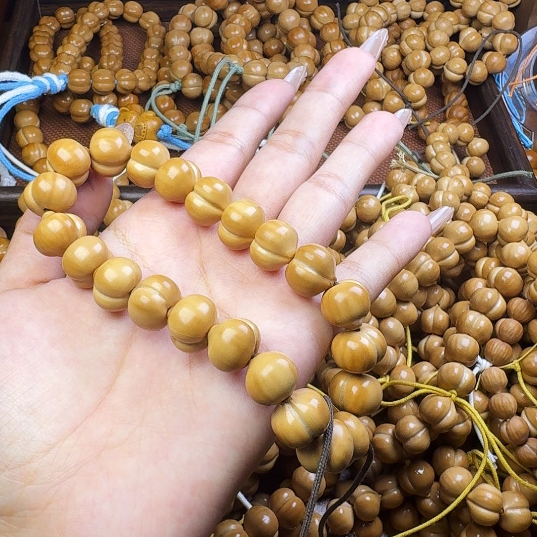 爱***儿猴头核桃吊坠屁桃