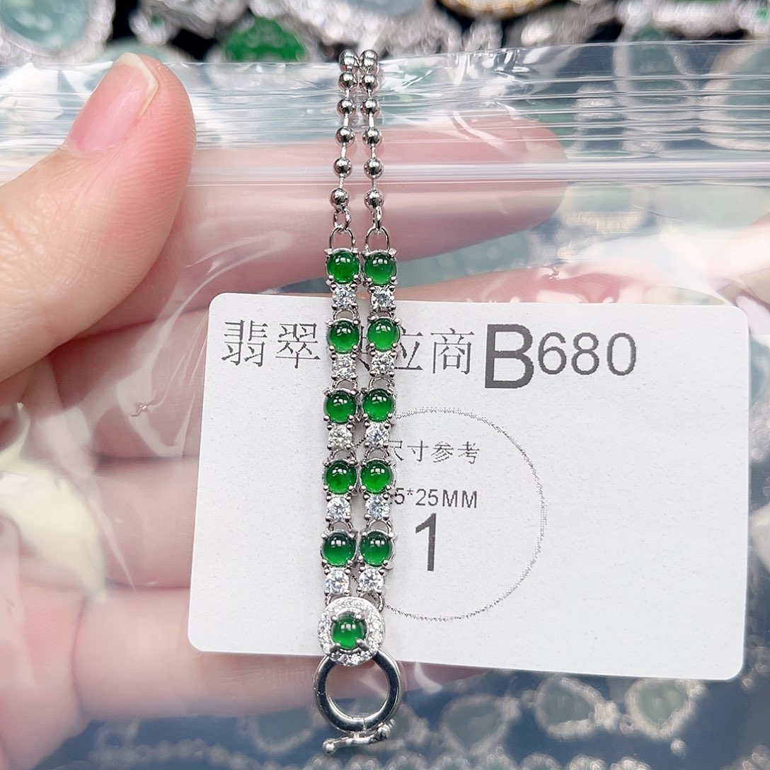 翡翠未镶嵌颈饰翡翠680