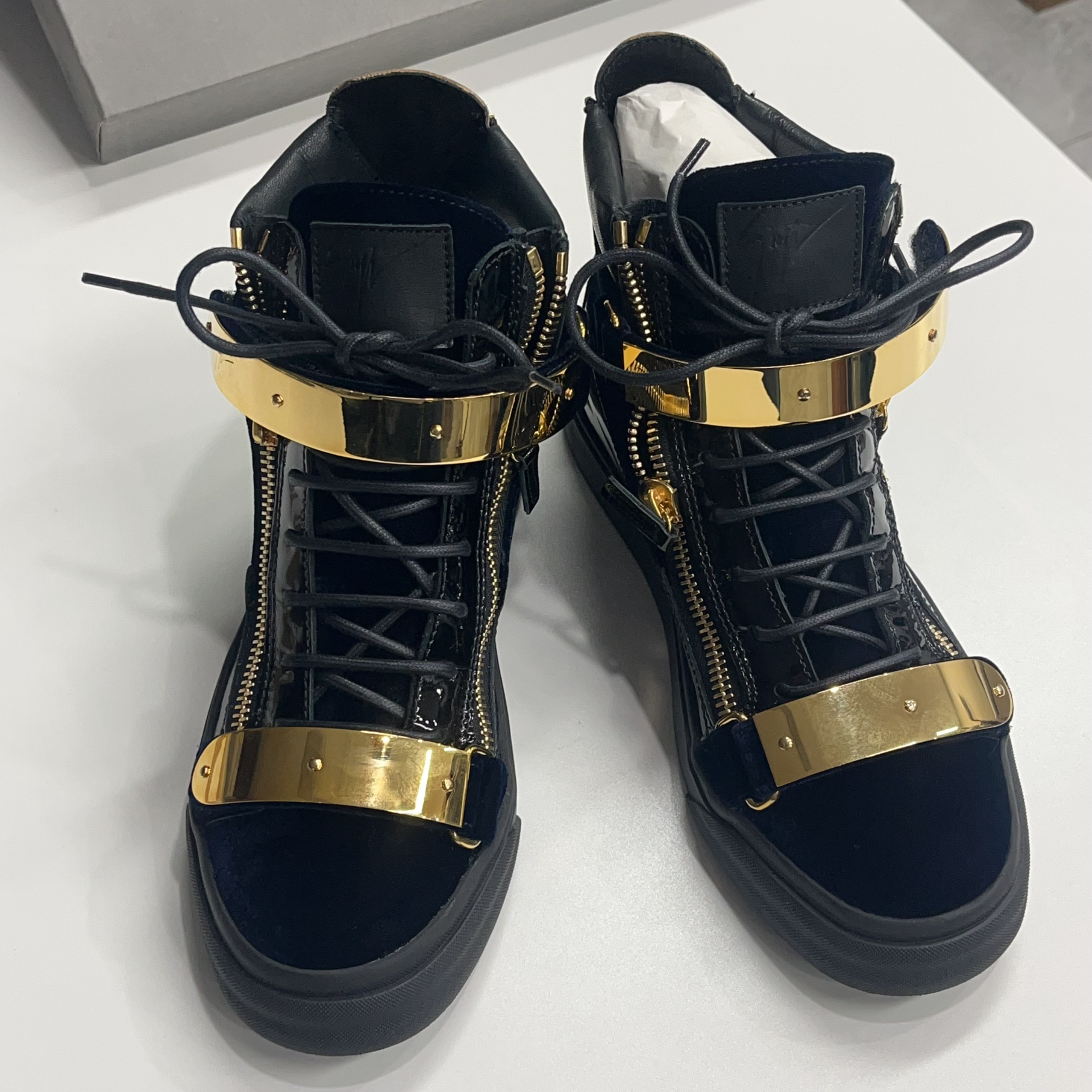 未使用 Givenchy/纪梵希 GZ男款休闲鞋 GZ高帮蓝丝绒双金扣运动鞋