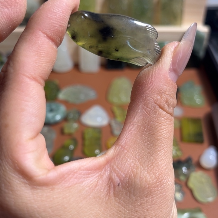 蛇纹石玉合金颈饰